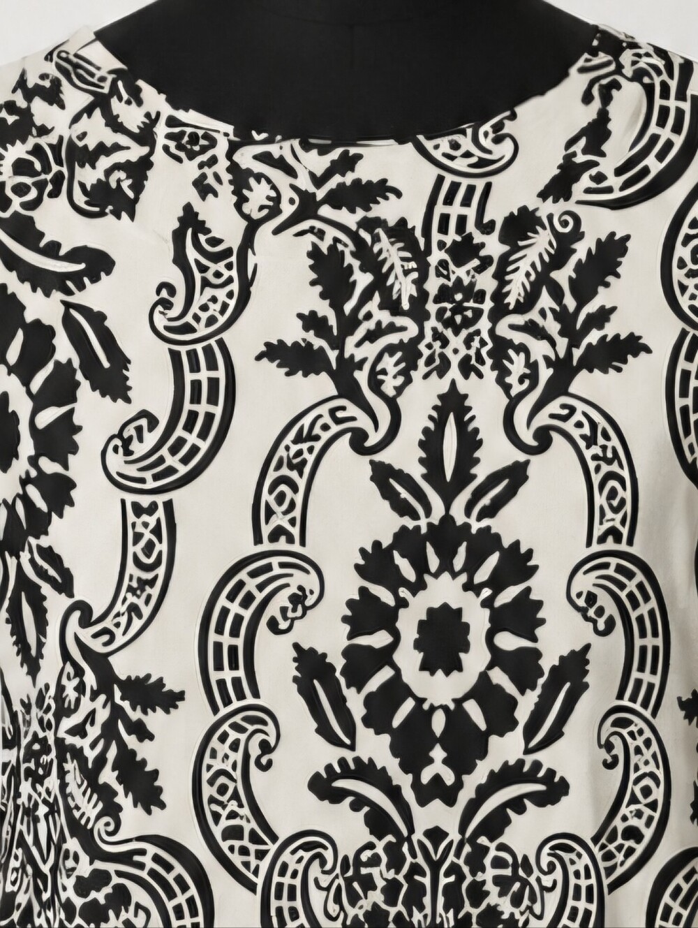BELLAMIE PAISLEY PRINT SHIFT DRESS. - Picture 3 of 6